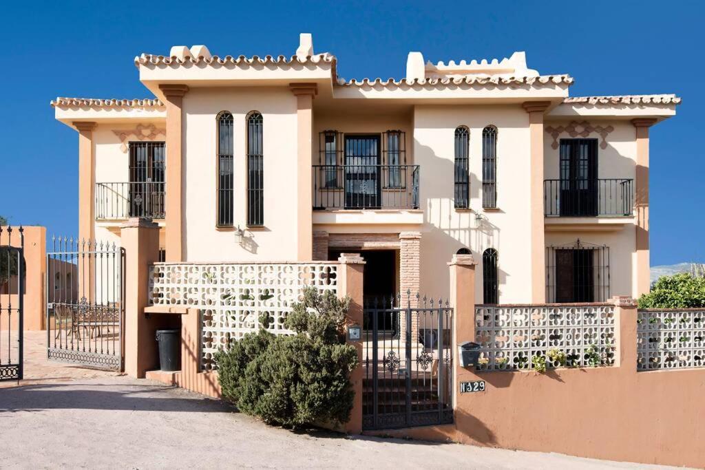 Preciosa Villa Con Gran Piscina Y Fabulosas Vistas Alhaurin de la Torre Exterior photo